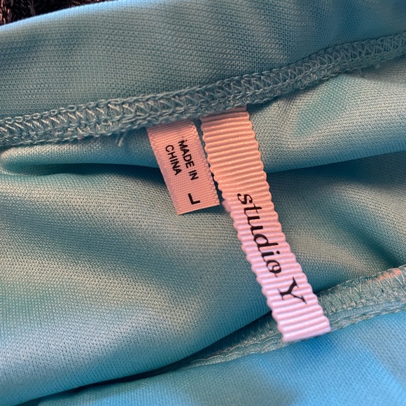 Large turquoise tank top - Picture 4 of 4